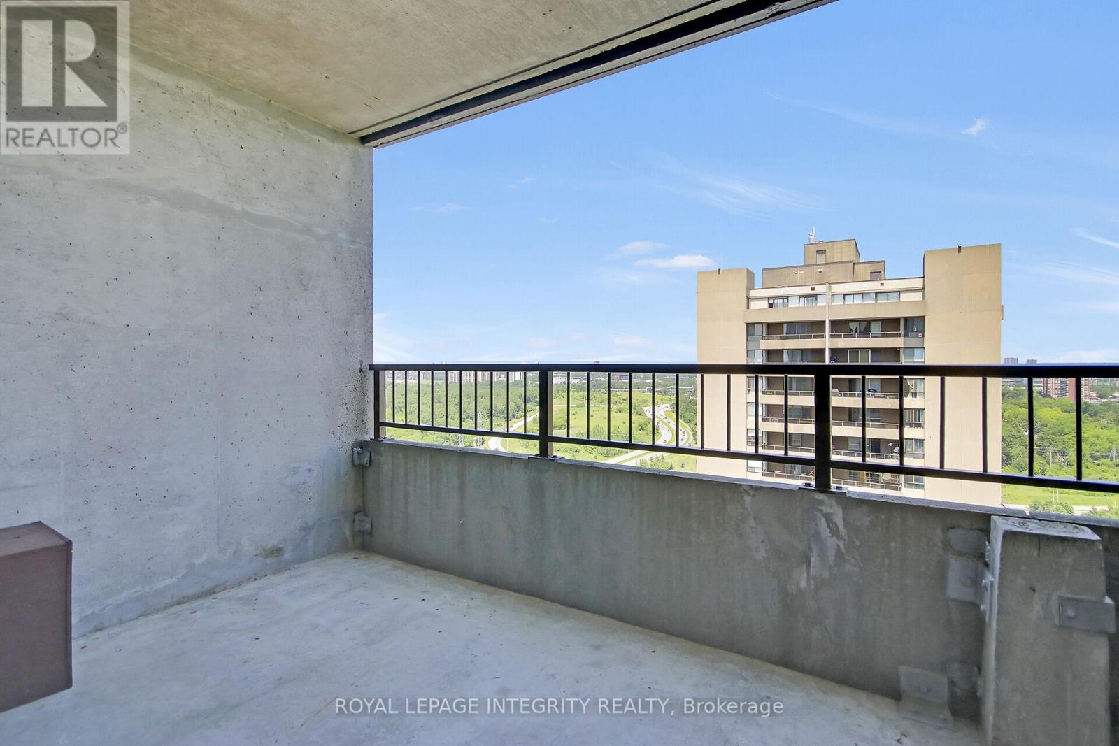 2 Bed, 1 Bath House for Sale in Ottawa – 2701 – 1785 FROBISHER LANE, Ottawa – MLS# X13688326 - Image 39