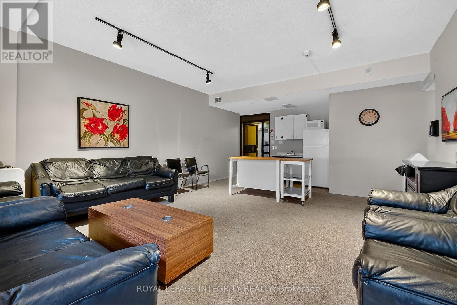 2 Bed, 1 Bath House for Sale in Ottawa – 2701 – 1785 FROBISHER LANE, Ottawa – MLS# X13688326 - Image 40