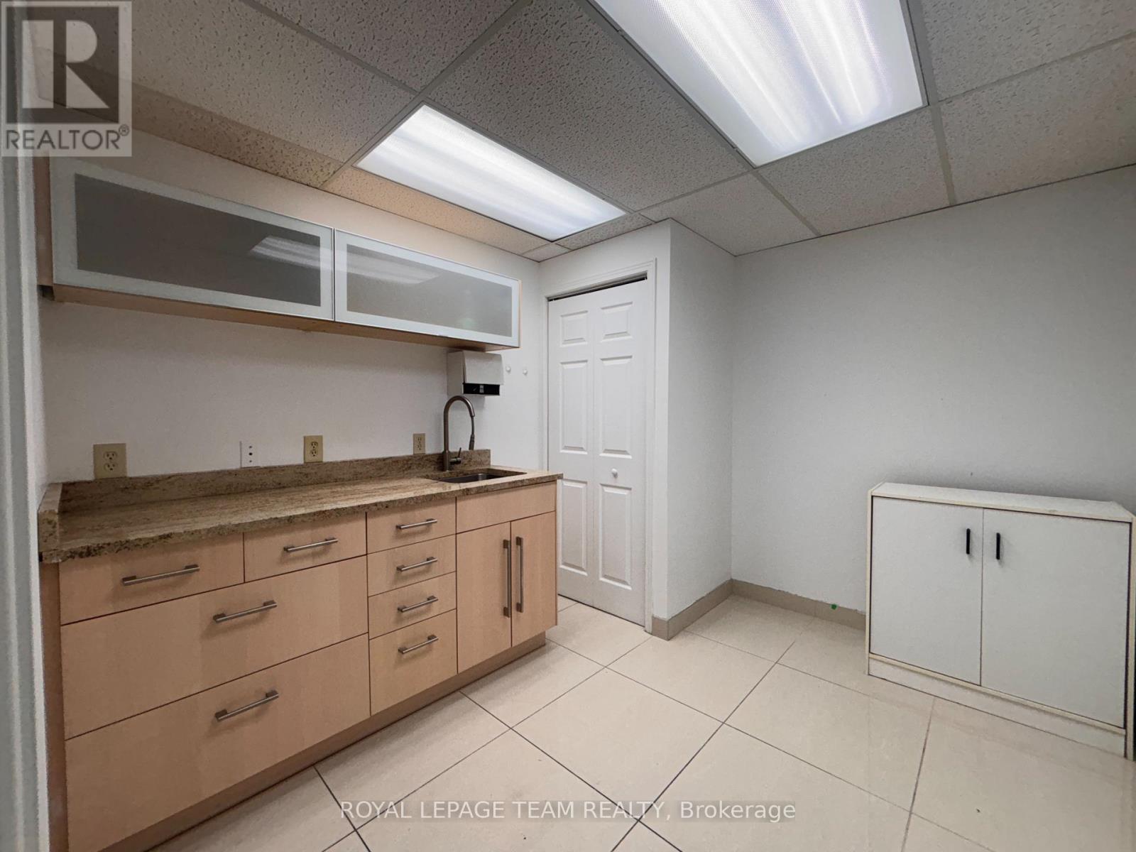 Office for Rent in Ottawa – 12 & 14 – 1010 POLYTEK STREET, Ottawa – MLS# X13688360 - Image 14