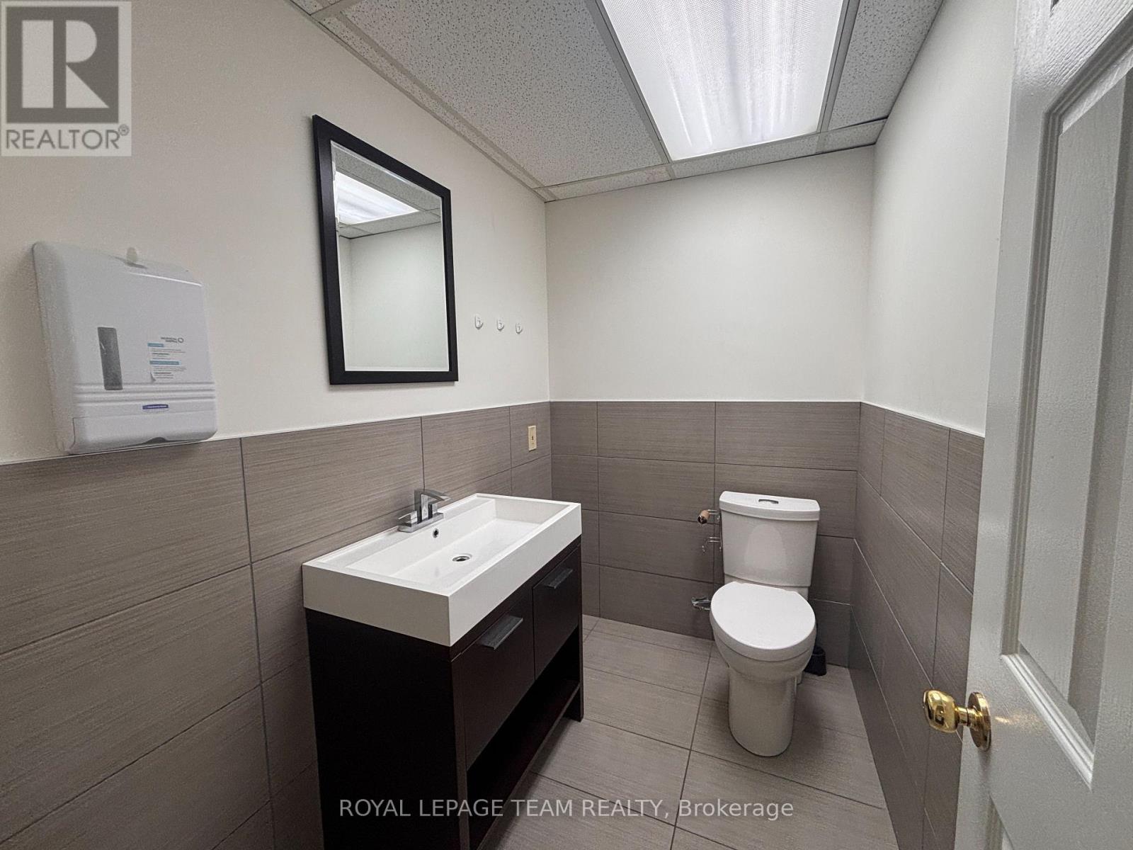 Office for Rent in Ottawa – 12 & 14 – 1010 POLYTEK STREET, Ottawa – MLS# X13688360 - Image 18