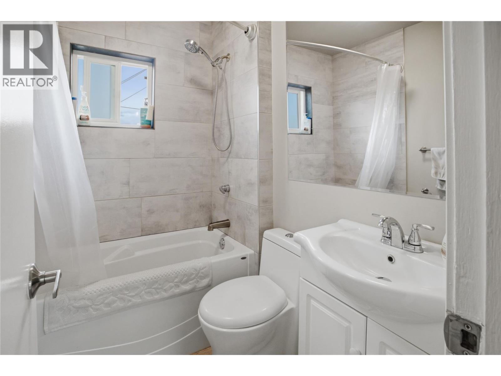943 Surrey Avenue, Kamloops