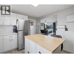 3pc Bathroom - 943 Surrey Avenue, Kamloops, BC V2B1R1 Photo 9