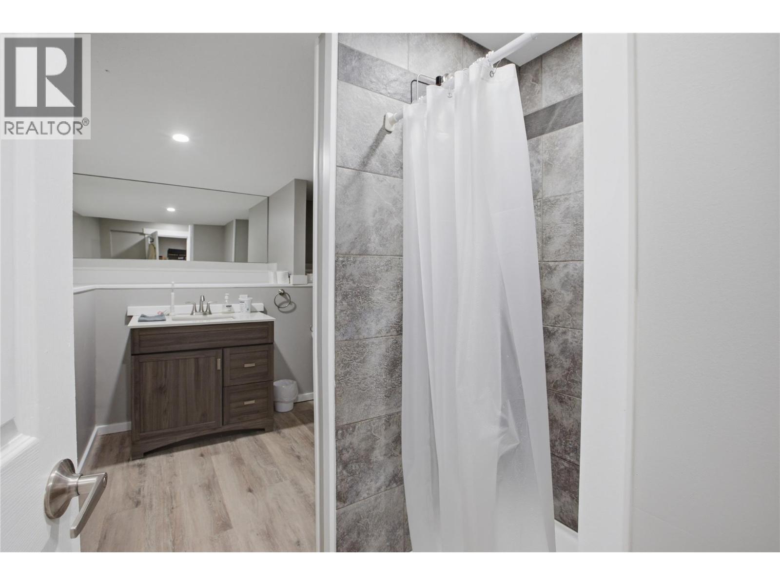 943 Surrey Avenue - 25