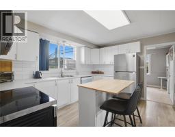 4pc Bathroom - 943 Surrey Avenue, Kamloops, BC V2B1R1 Photo 8