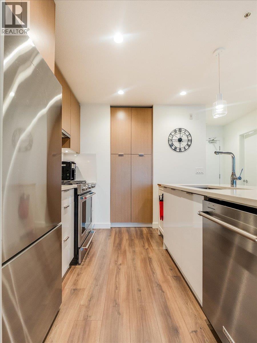 406 108 E 8TH STREET, North Vancouver