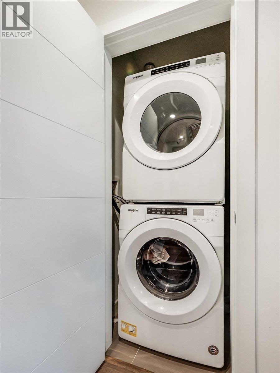 406 108 E 8TH STREET, North Vancouver
