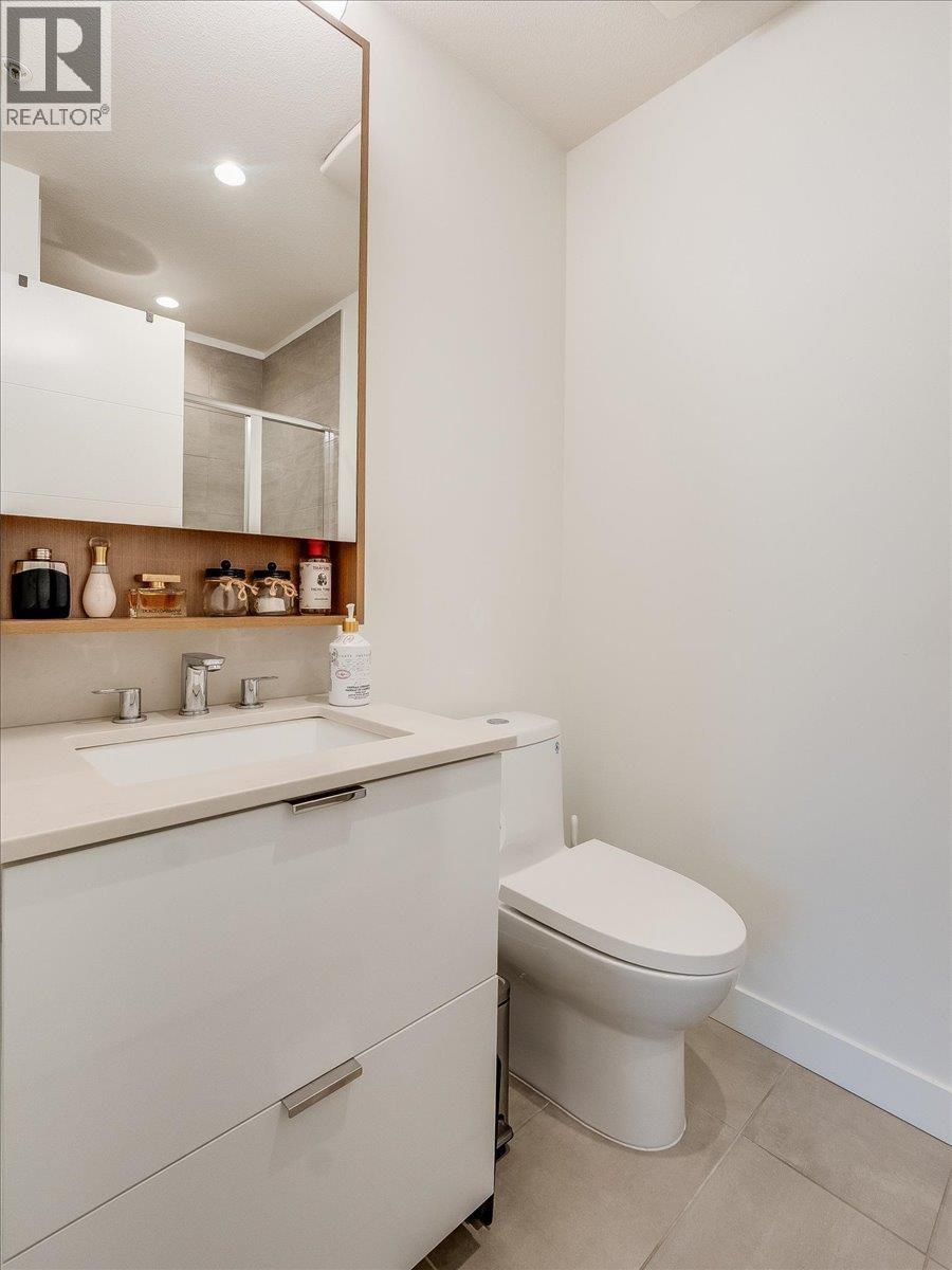 406 108 E 8TH STREET, North Vancouver