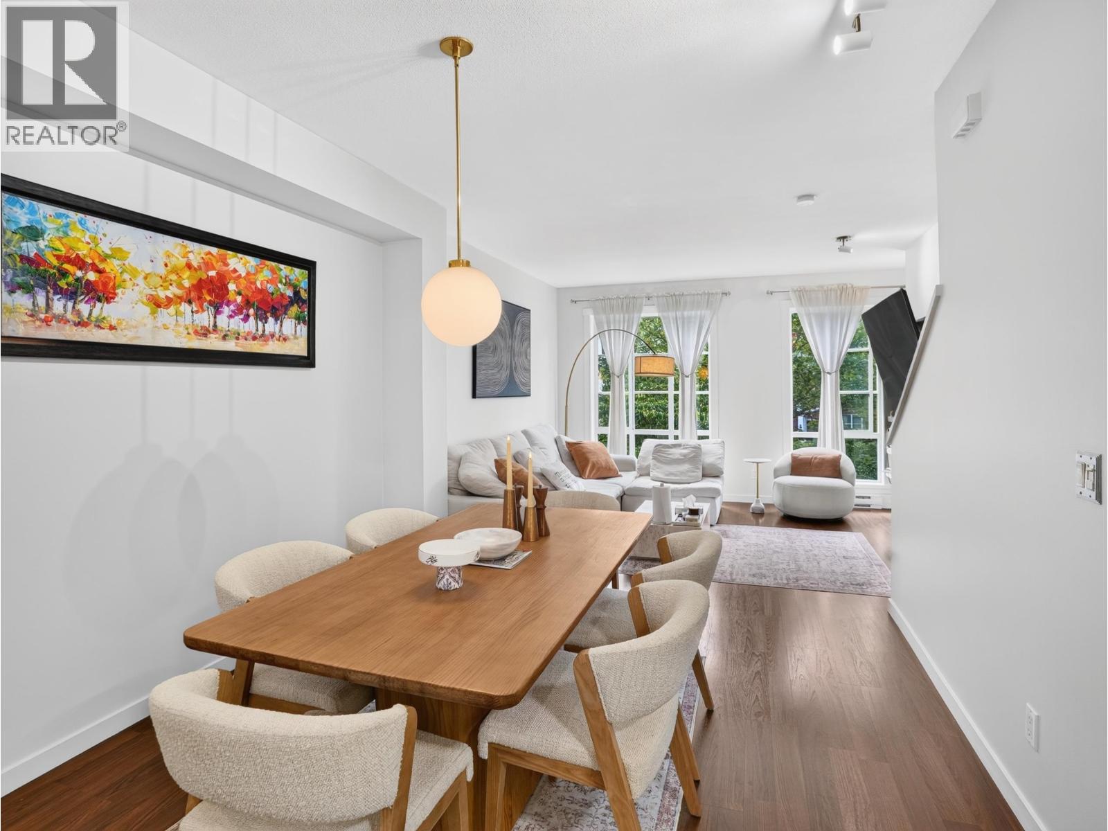 15 1245 HOLTBY STREET — photo 2
