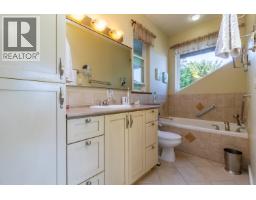 1602 Chart Drive, Pender Island, BC V0N2M2 Photo 12
