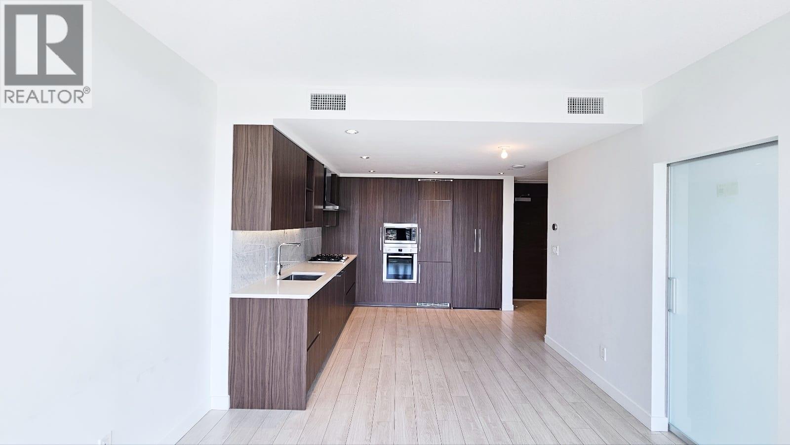 9xx 4730 LOUGHEED HIGHWAY, Burnaby