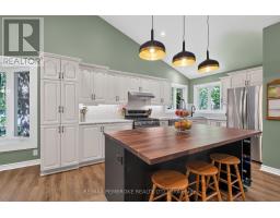 Loft - 131 Clem Trail, Whitewater Region, ON K0J2L0 Photo 9