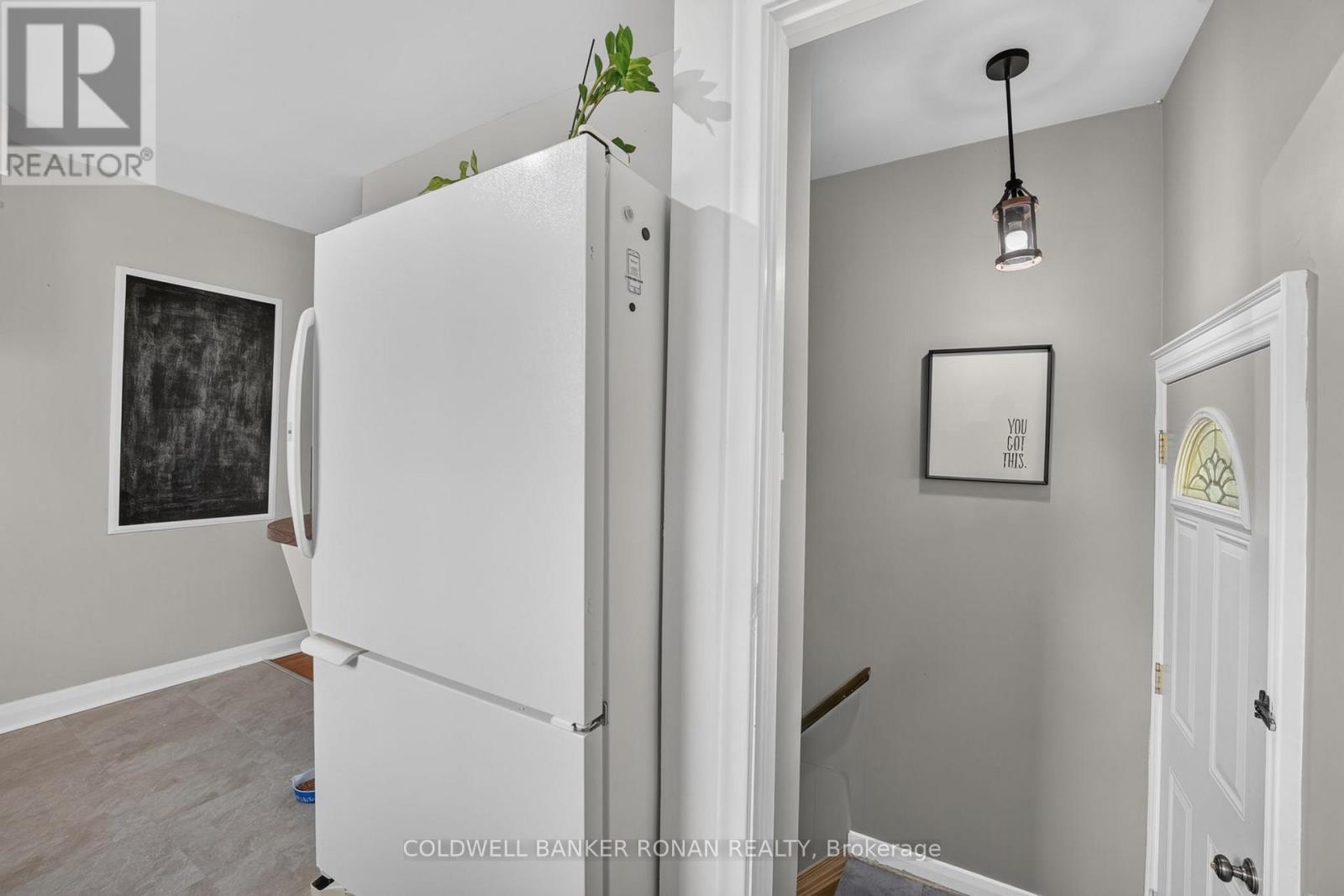 9 VINE STREET - Image 23