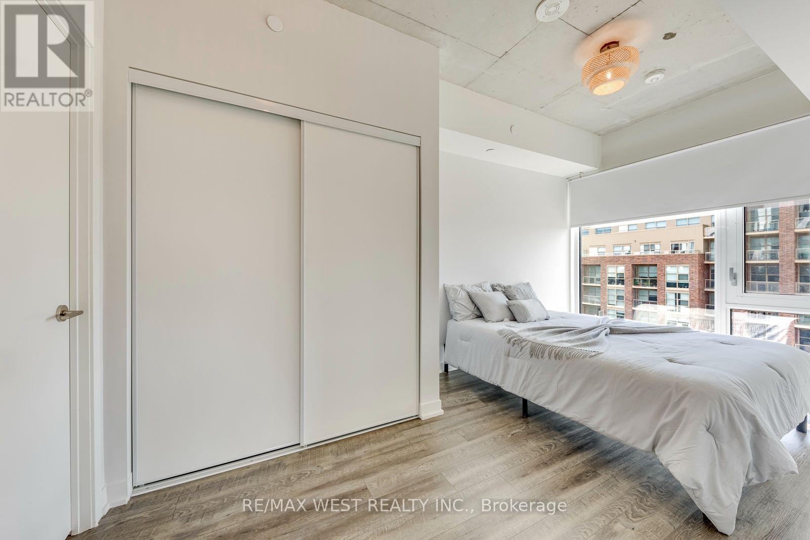 #910 1808 ST. CLAIR AVENUE W - 25