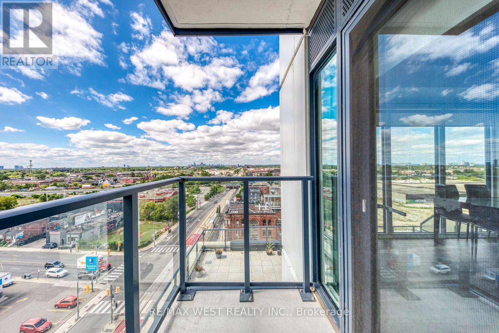 #910 1808 ST. CLAIR AVENUE W - Image 33