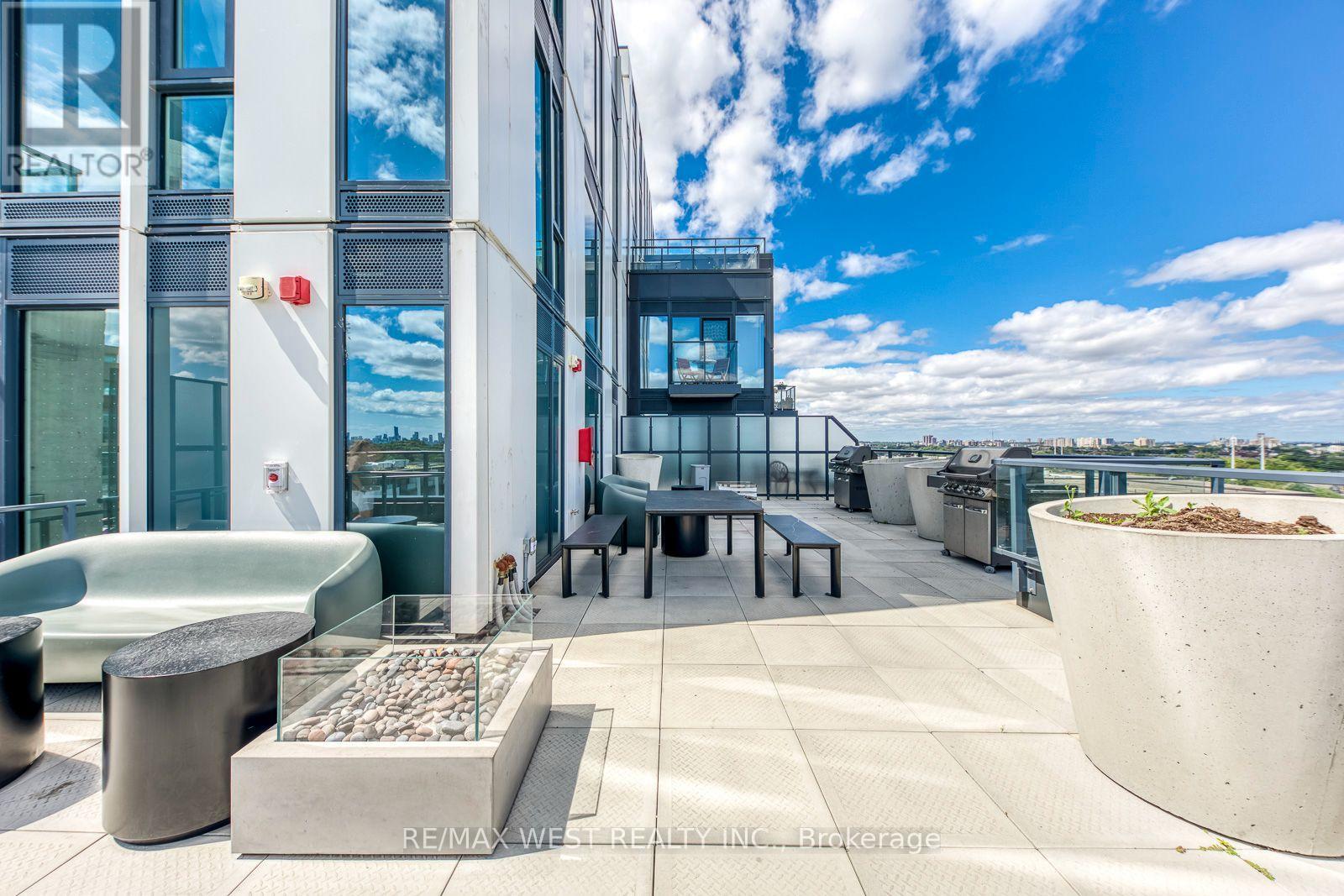 #910 1808 ST. CLAIR AVENUE W - Image 36