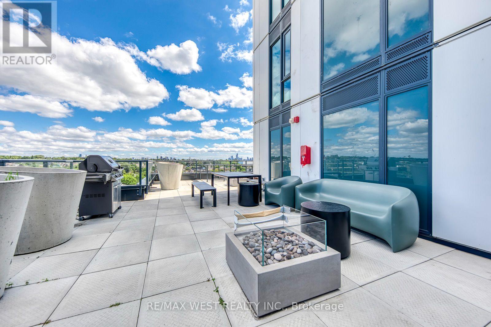 #910 1808 ST. CLAIR AVENUE W - 37