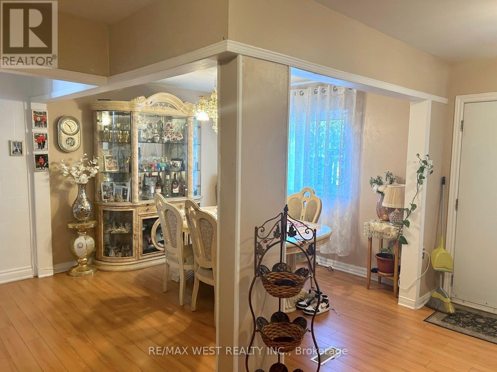 #134 6458 FINCH AVENUE W - 13