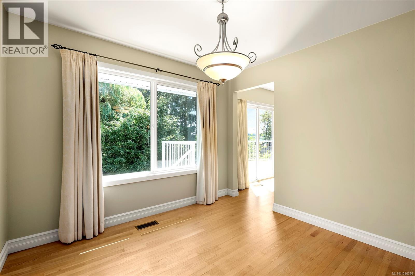 2275 Milford Rd - 10