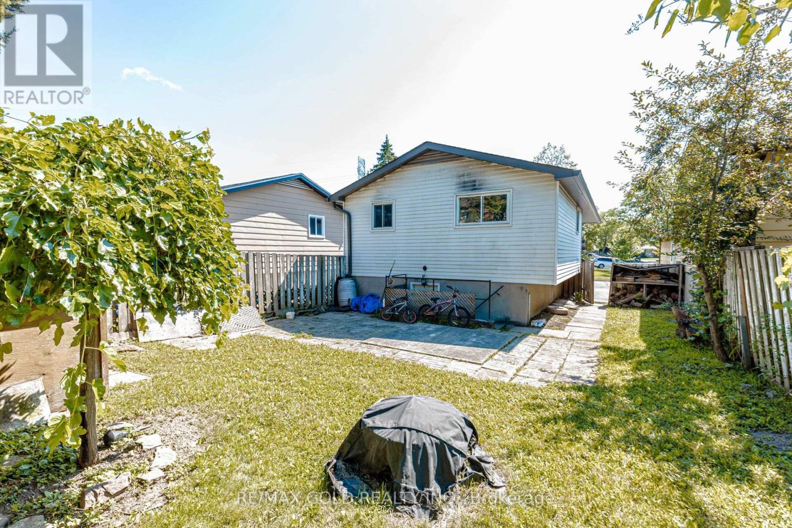 58 HOMESTEAD PLACE - 50