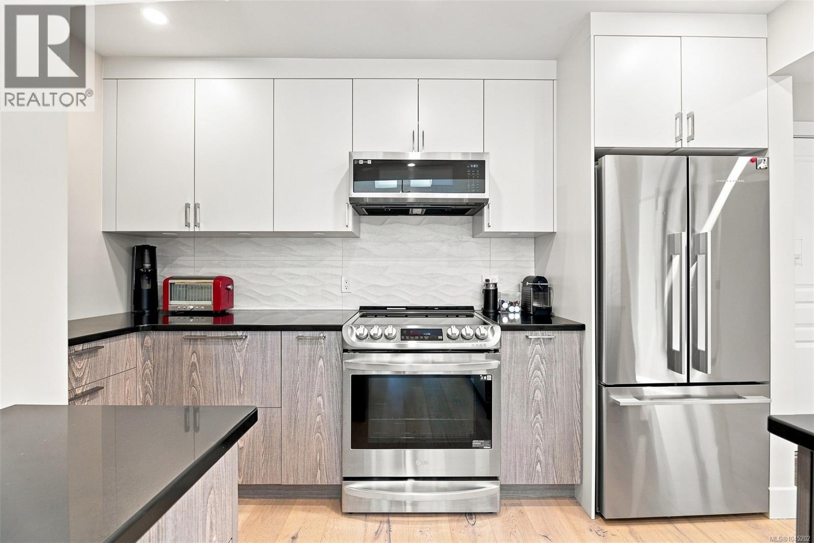 #403 1015 Johnson St - 14