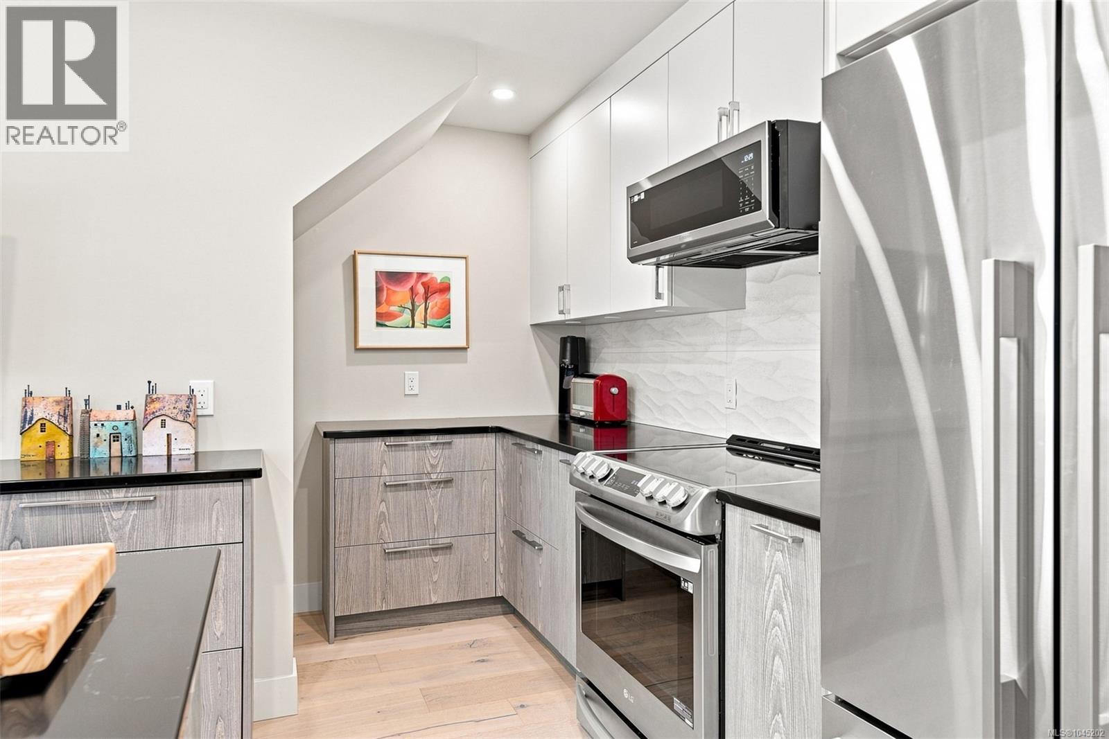#403 1015 Johnson St - 15