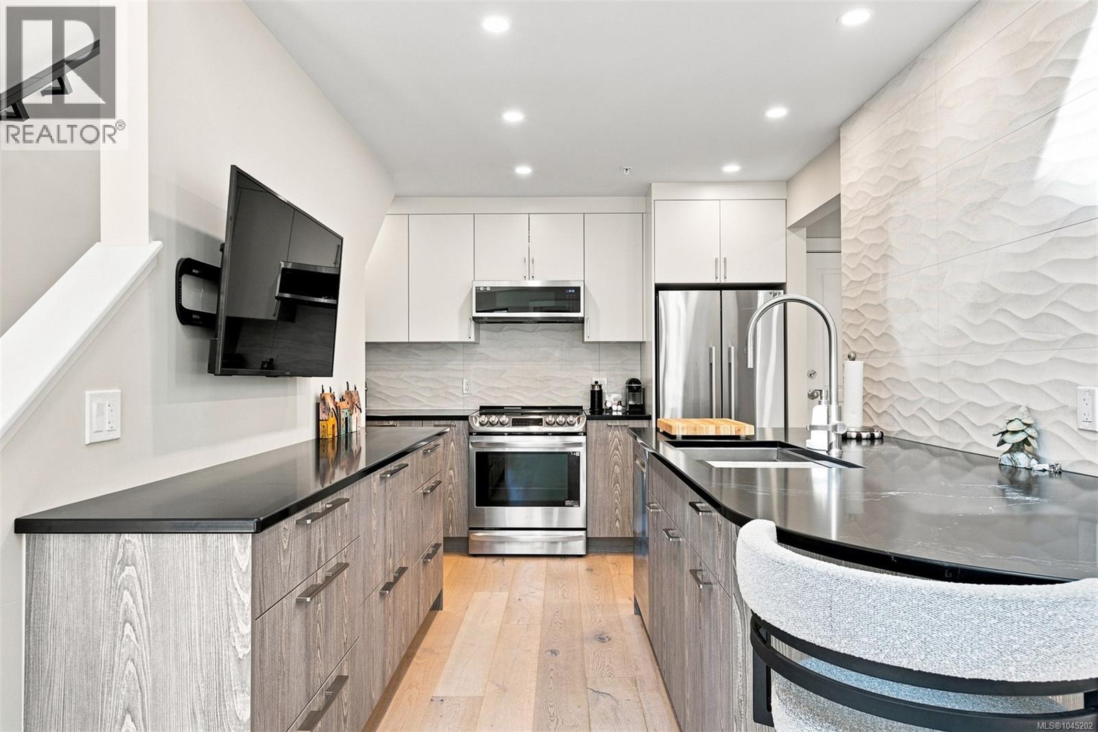 403 1015 Johnson Street, Victoria