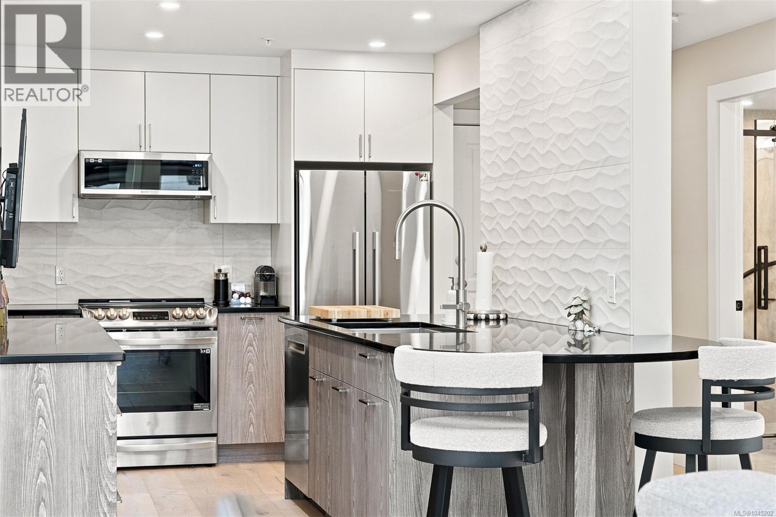 403 1015 Johnson Street, Victoria