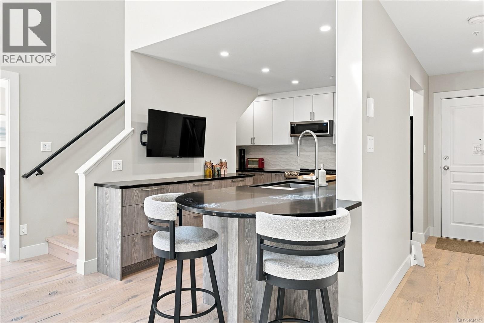 403 1015 Johnson Street, Victoria