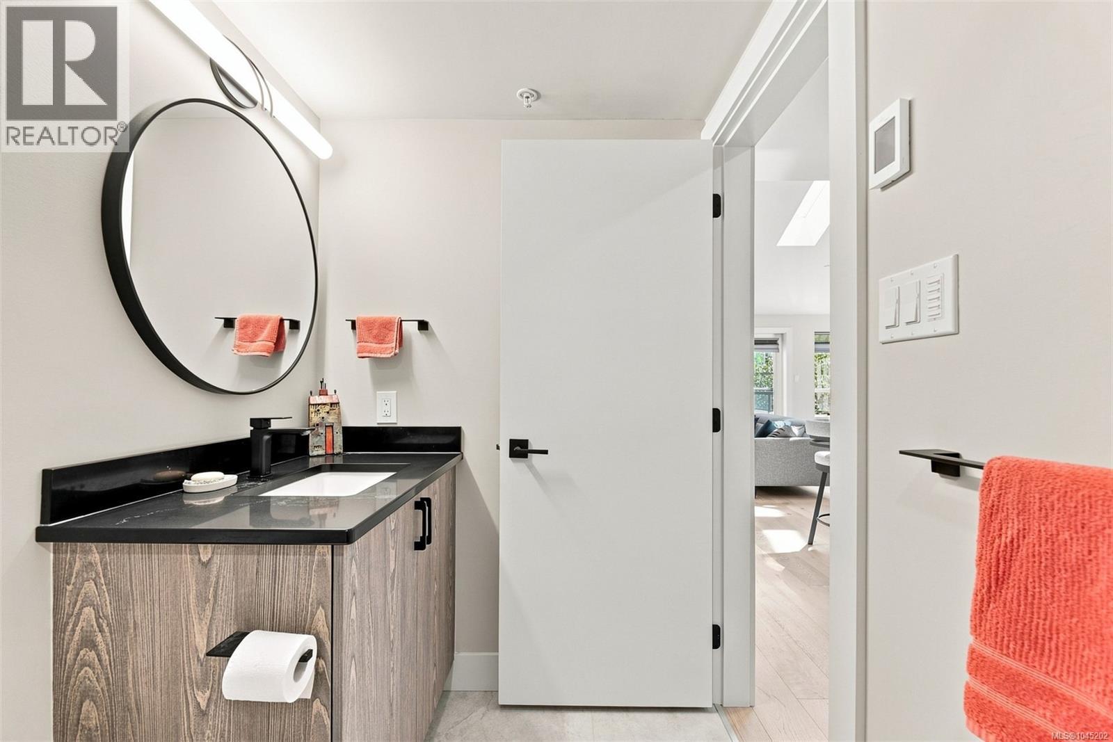 #403 1015 Johnson St - 24