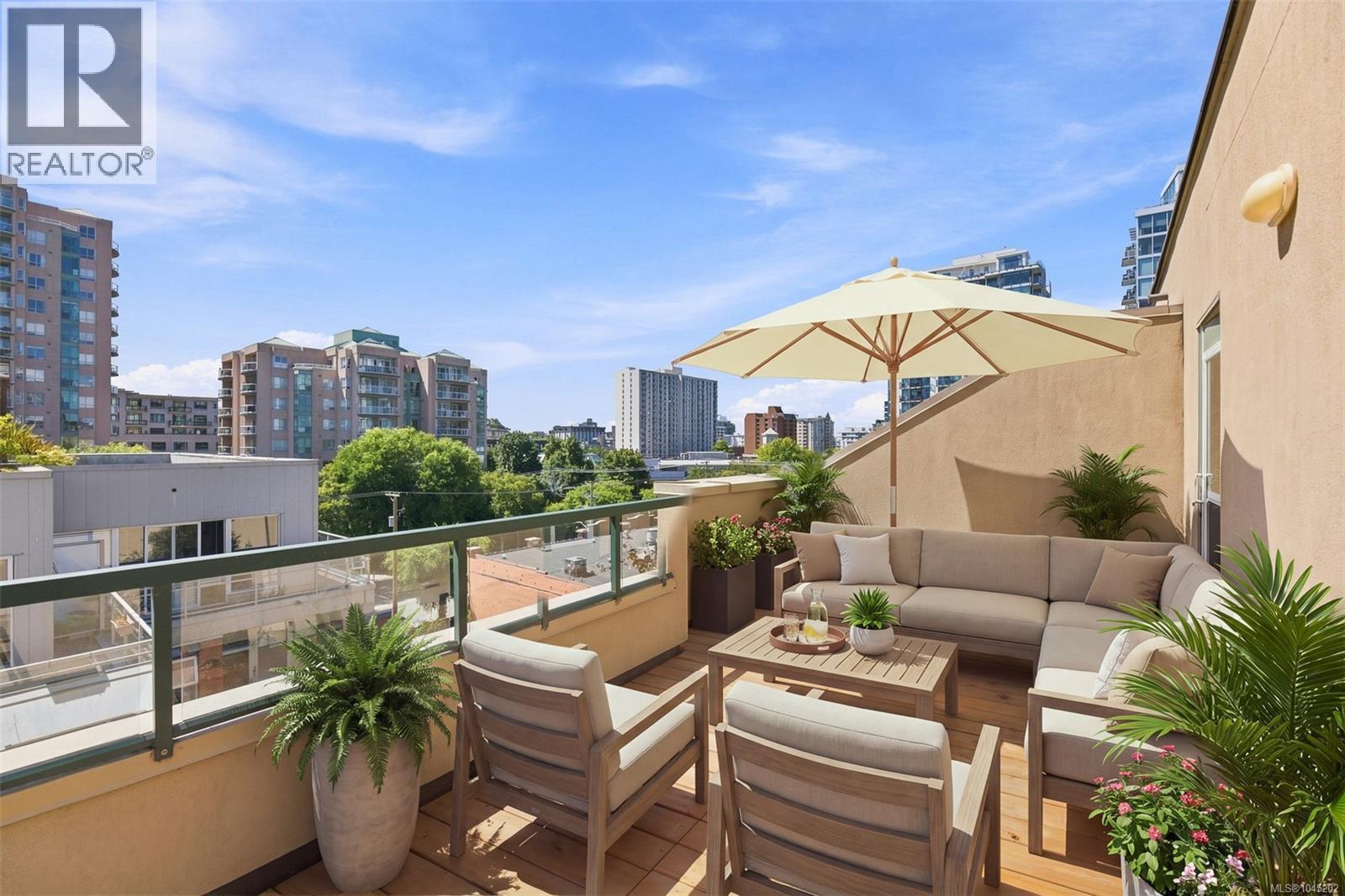 403 1015 Johnson Street, Victoria