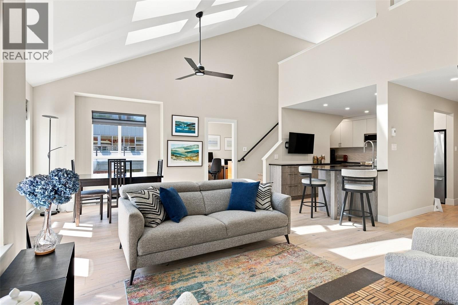 403 1015 Johnson Street, Victoria