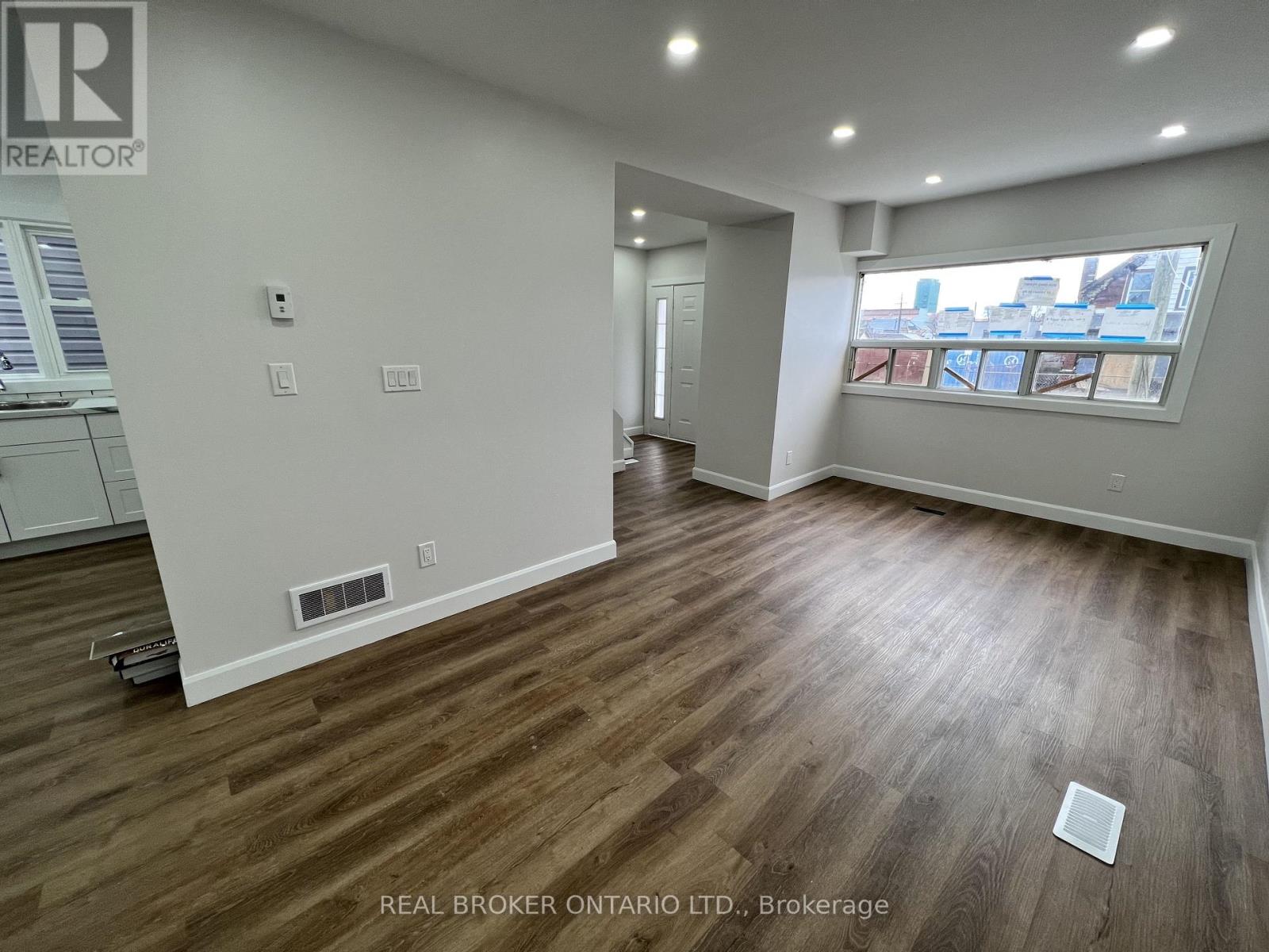 5 ROWANWOOD STREET - Image 4