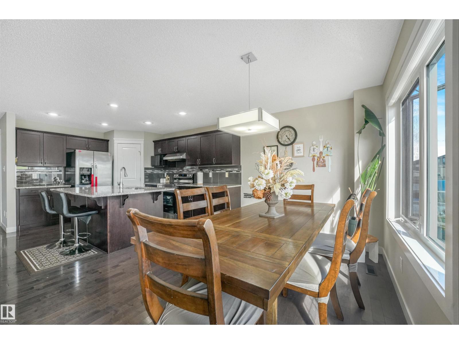 3359 13 AV NW - 16