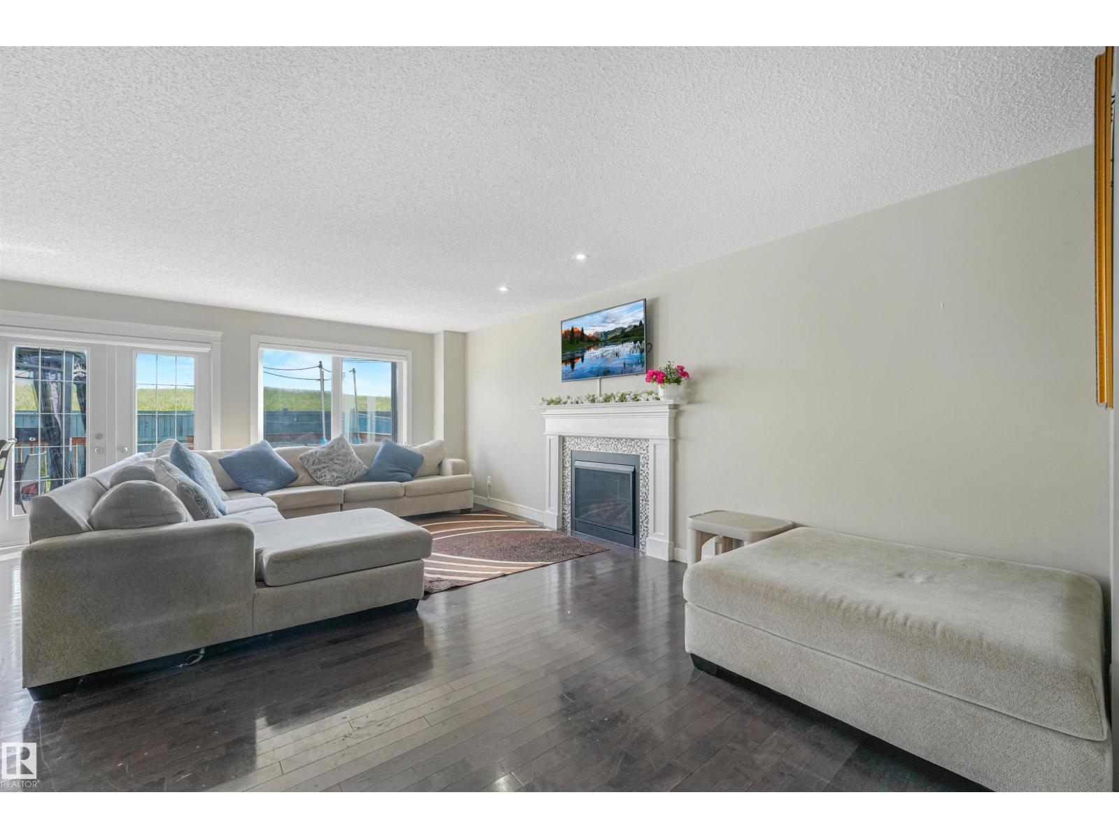3359 13 AV NW - Image 8