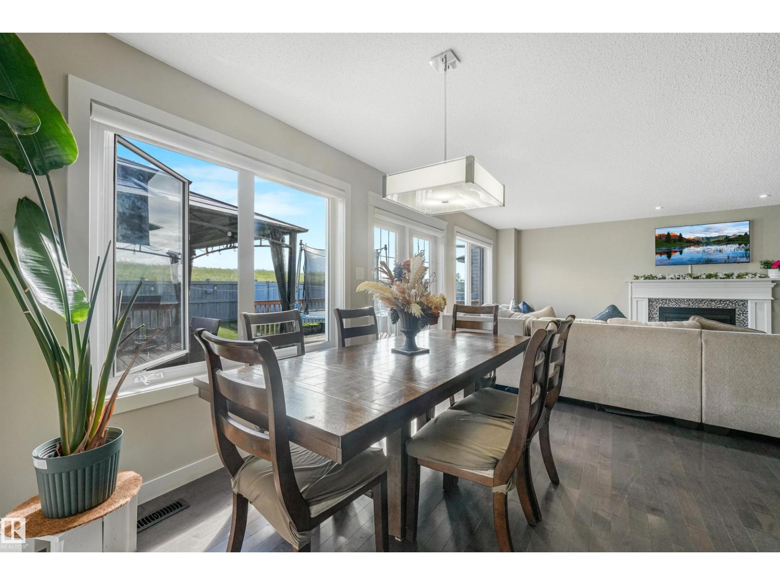 3359 13 AV NW - 17