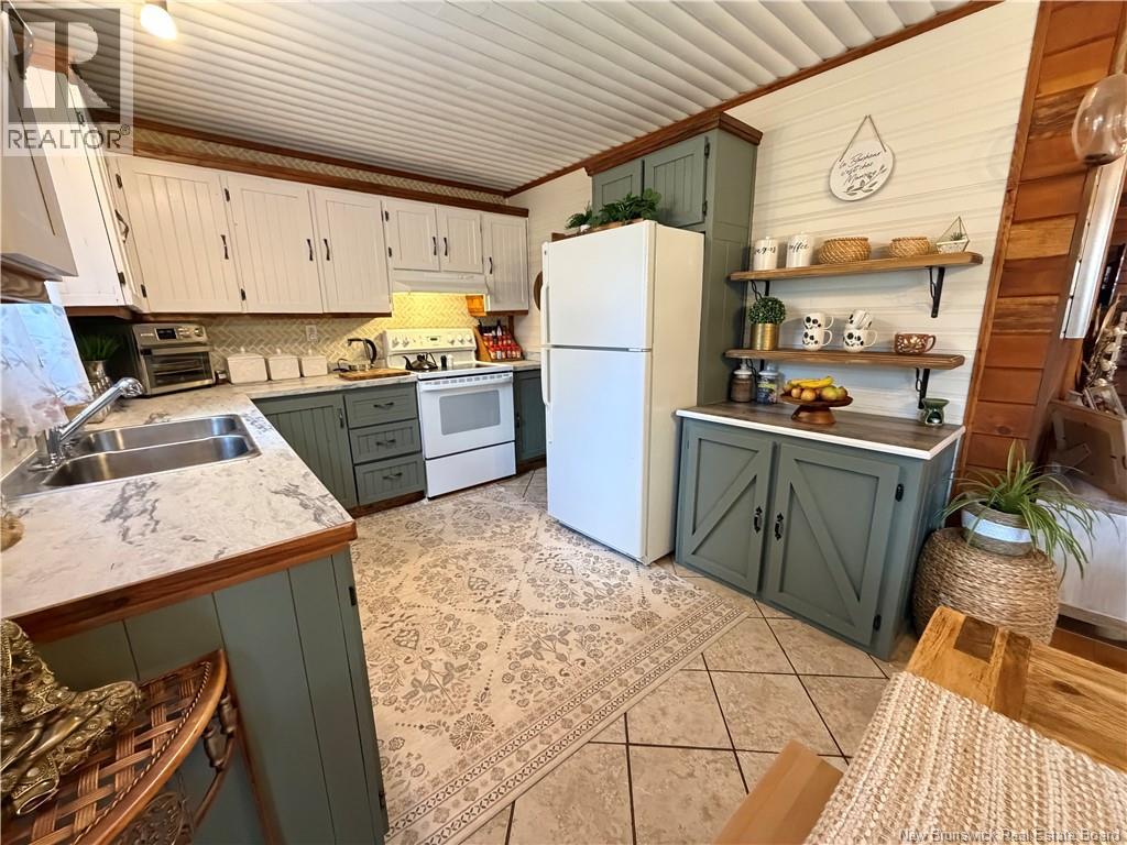 482 Valcourt Road - 11