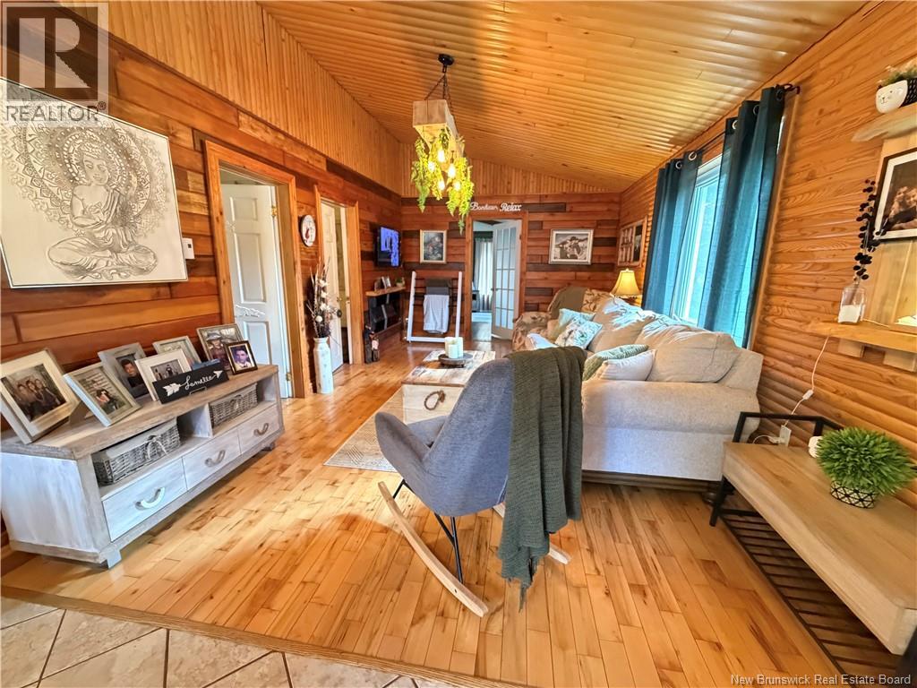 482 Valcourt Road - 12