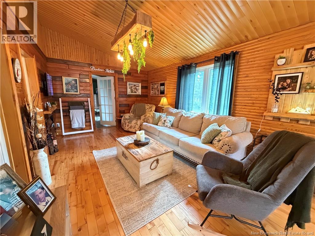 482 Valcourt Road - 13