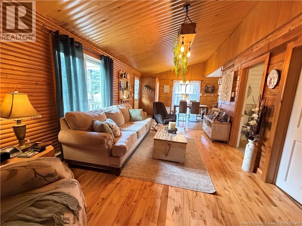 482 Valcourt Road - 14