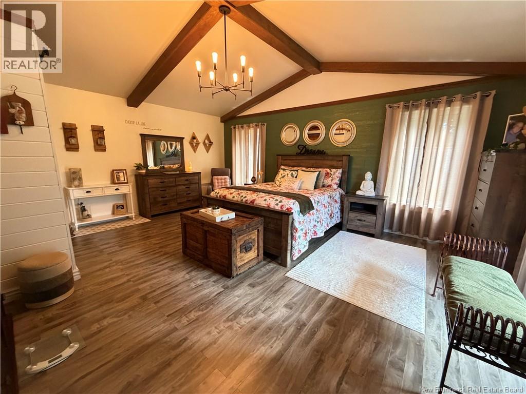 482 Valcourt Road - 21