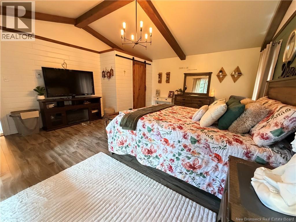 482 Valcourt Road - 24