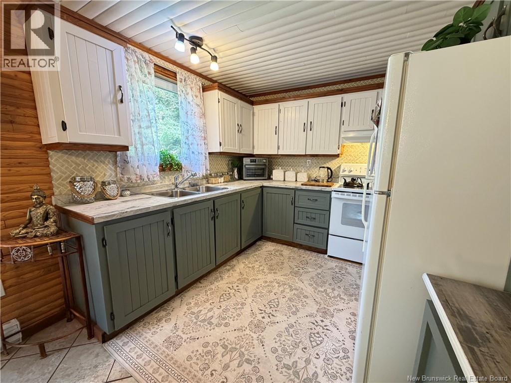 482 Valcourt Road - 6