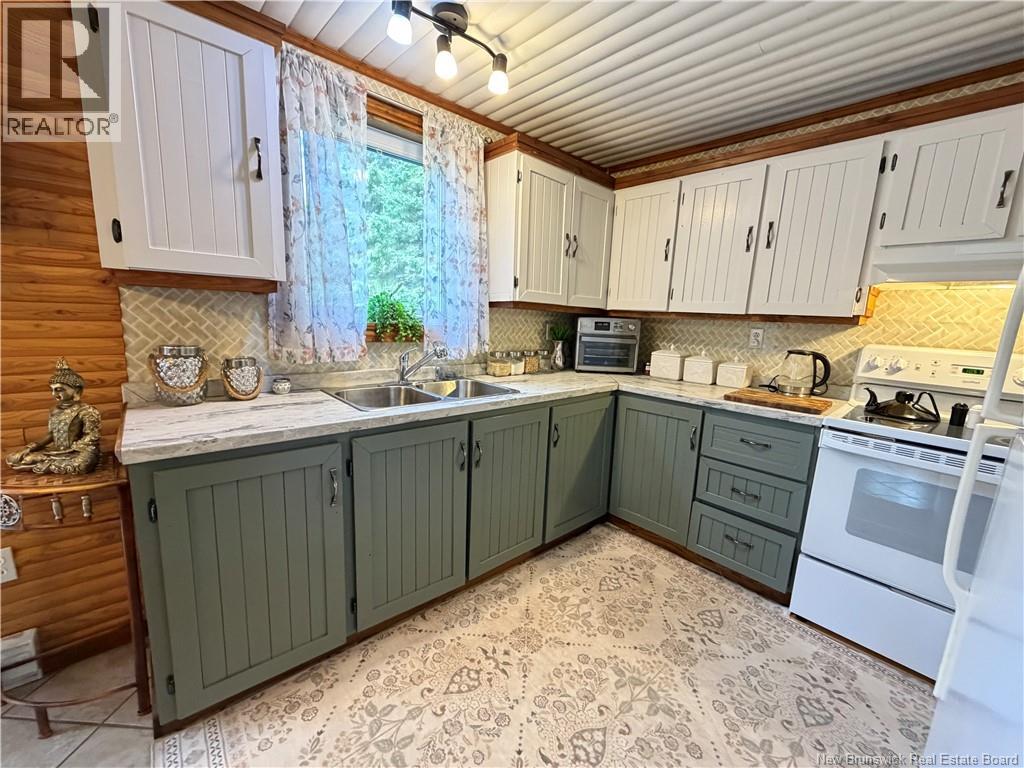 482 Valcourt Road - 8