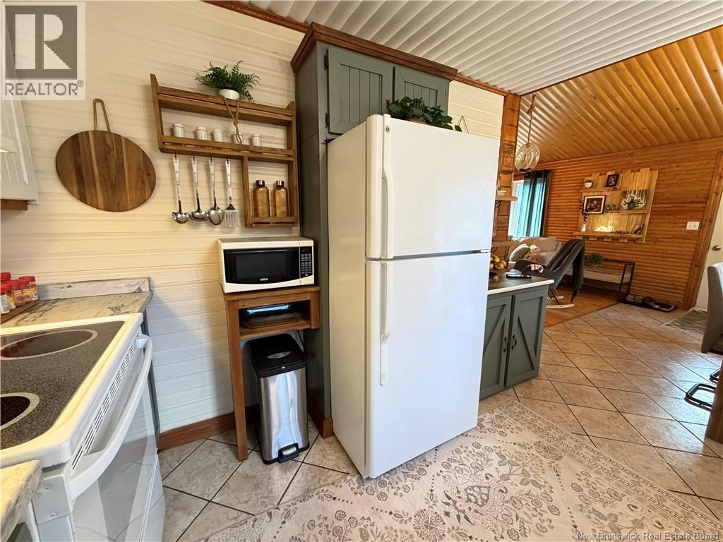 482 Valcourt Road - 9