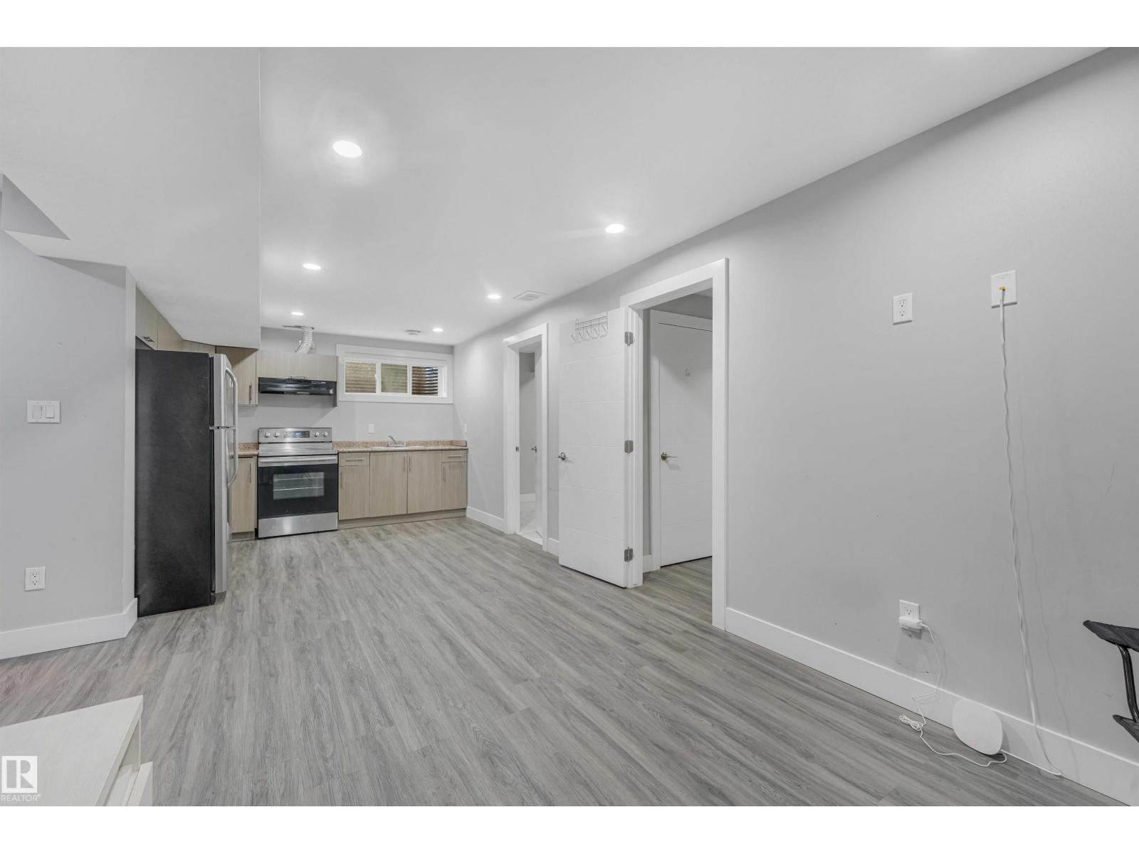 3359 13 AV NW - Image 44