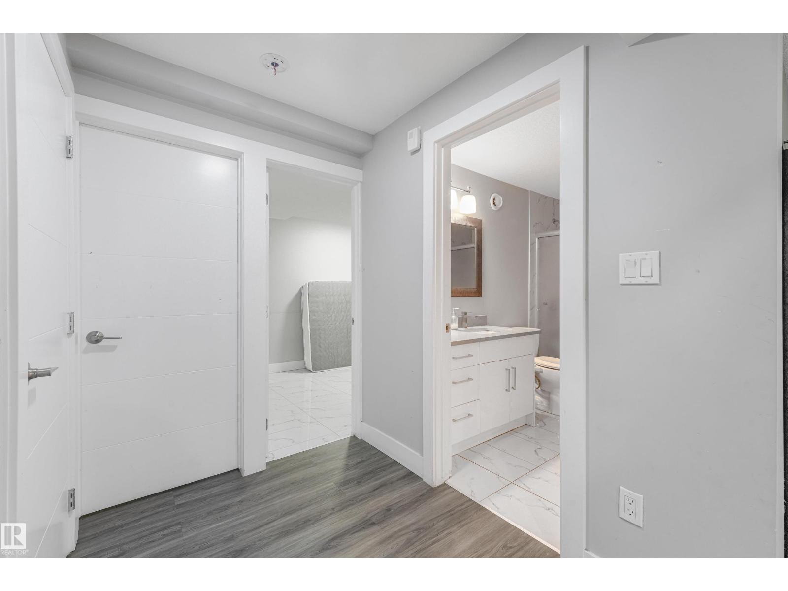 3359 13 AV NW - 37