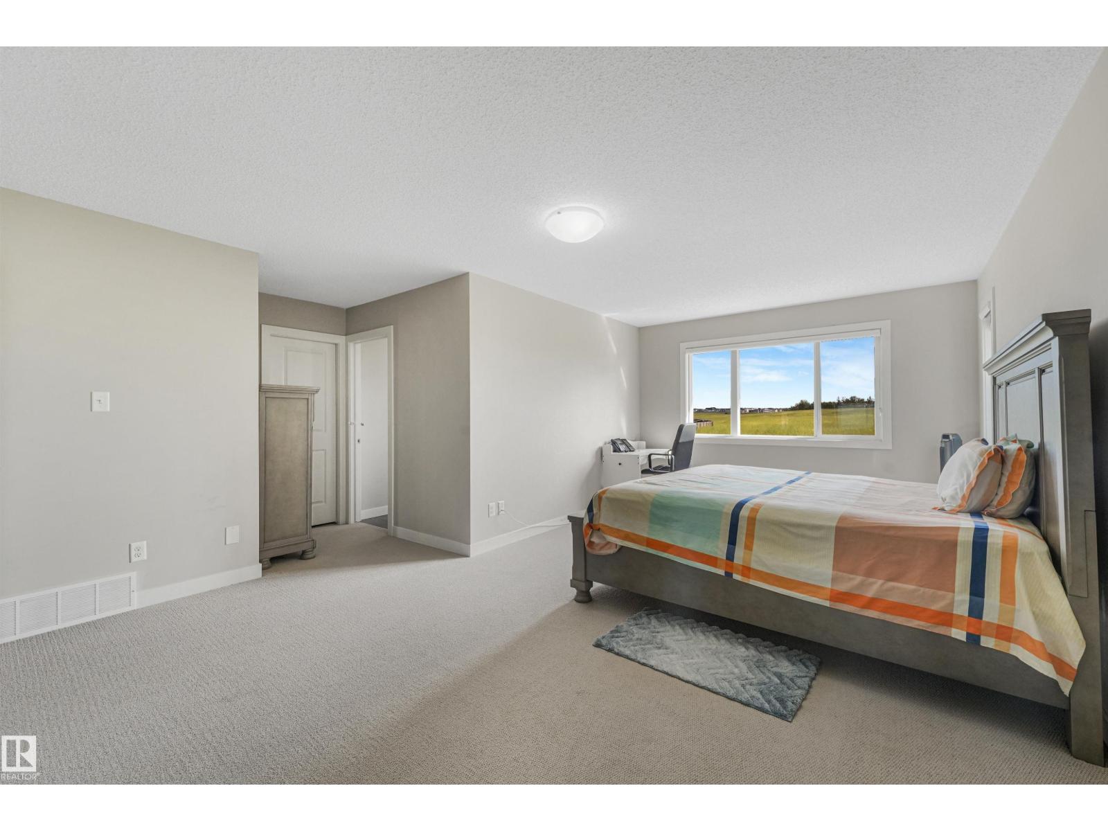 3359 13 AV NW - Image 33
