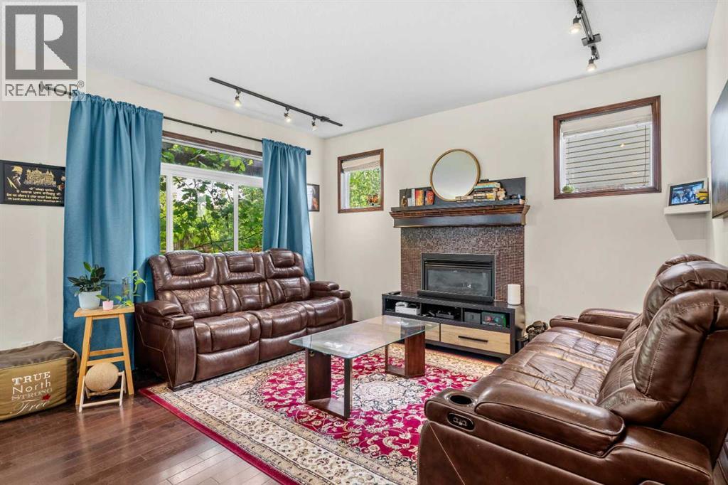 562 Cranston Drive SE - 3