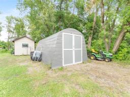5 Drabyk Road, Lac Du Bonnet, MB R0E1A0 Photo 9