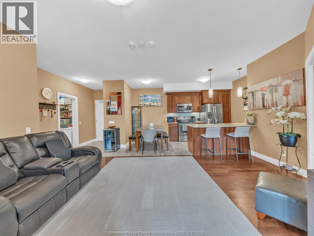 #402 8475 WYANDOTTE STREET East - 22